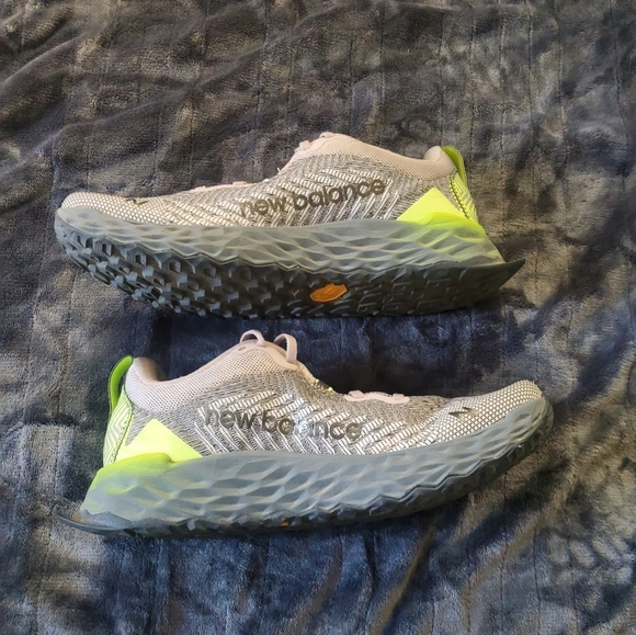 New Balance Fresh Foam X Hierro V6 Gray/Green WTHIERO6 woman's size 11 sneakers - Picture 7 of 11